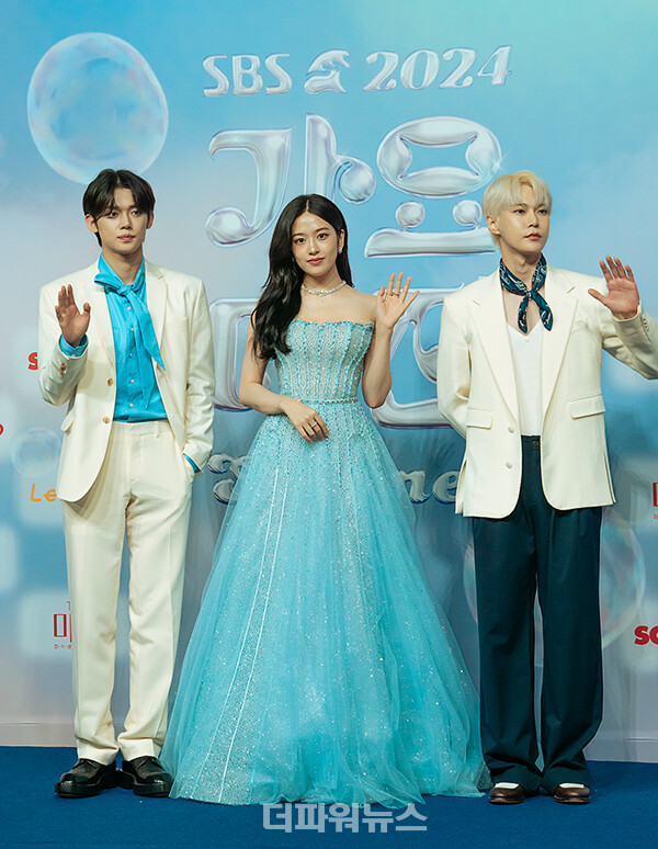 도영-안유진-연준,2024SBS가요대전블루카펫