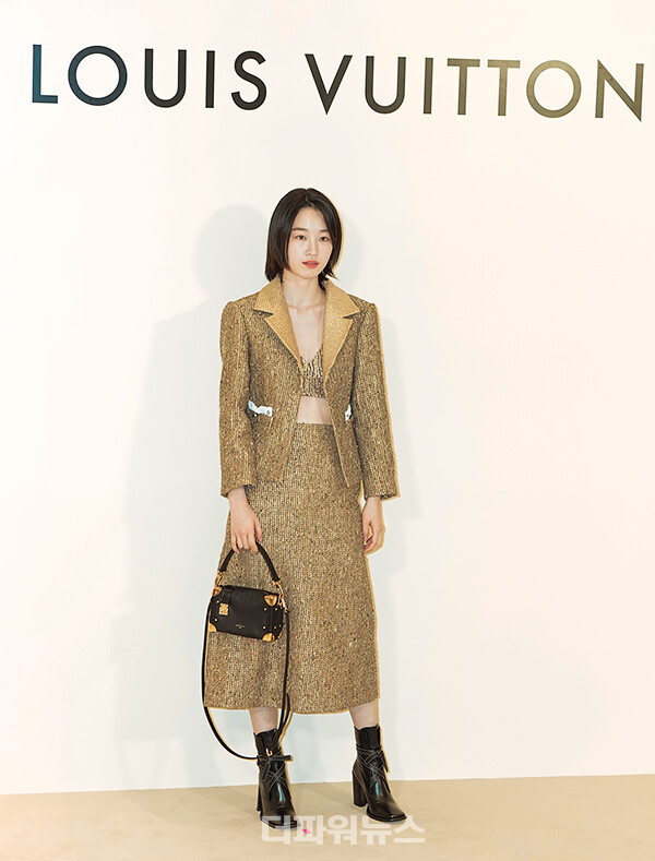 원지안,포토월행사