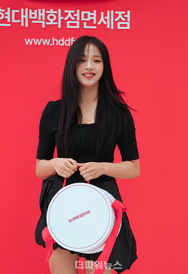 뉴진스민지,포토월행사