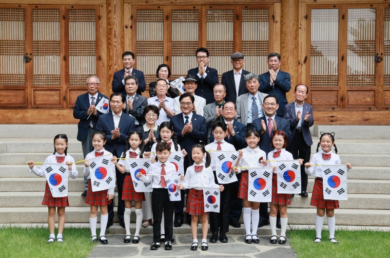 우원식 (두 번째 줄 가운데) 국회의장 (사진=공보수석실)