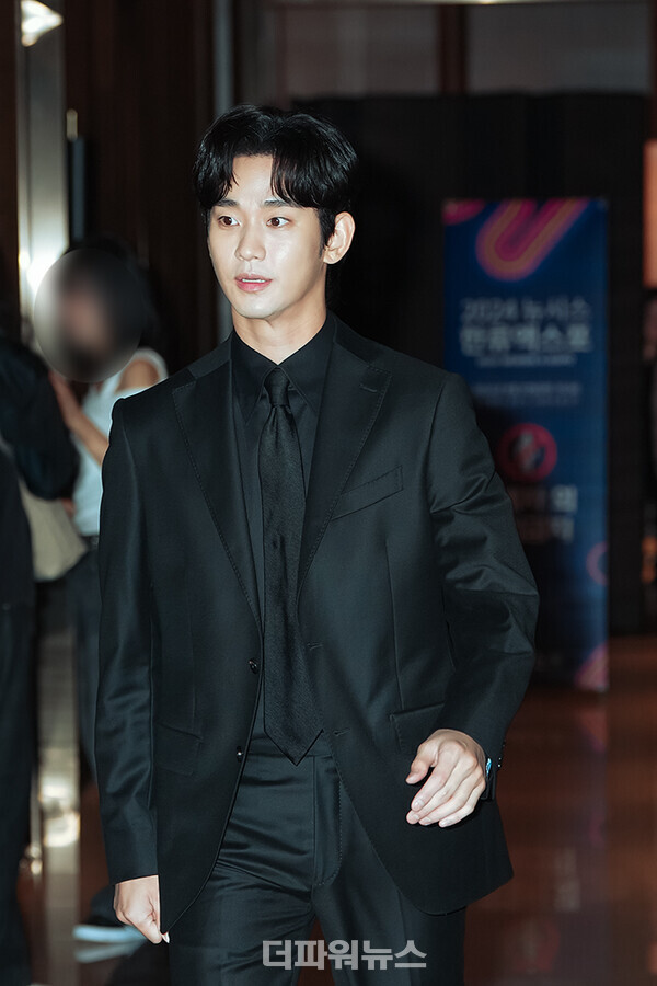 김수현,제6회뉴시스한류엑스포시상식