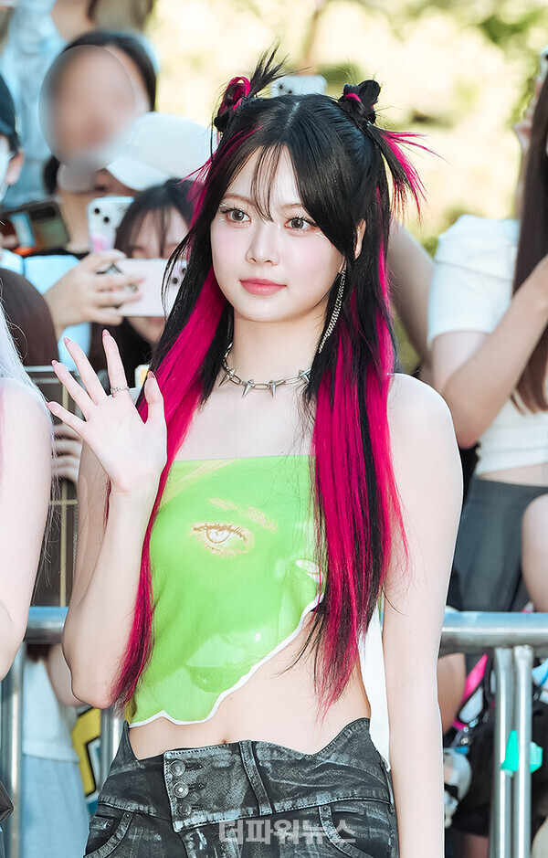 르세라핌홍은채,KBS뮤직뱅크출근길