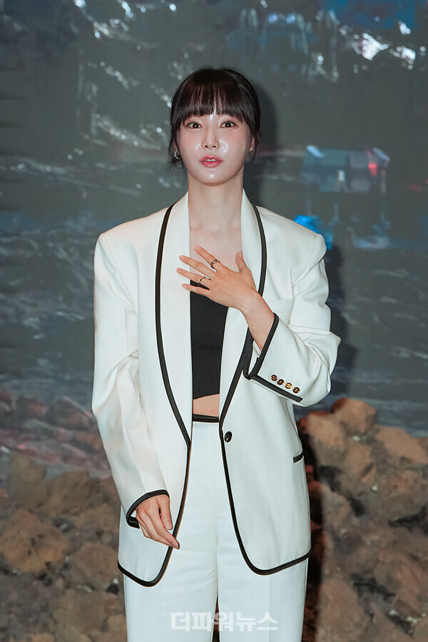 연우,포토월행사