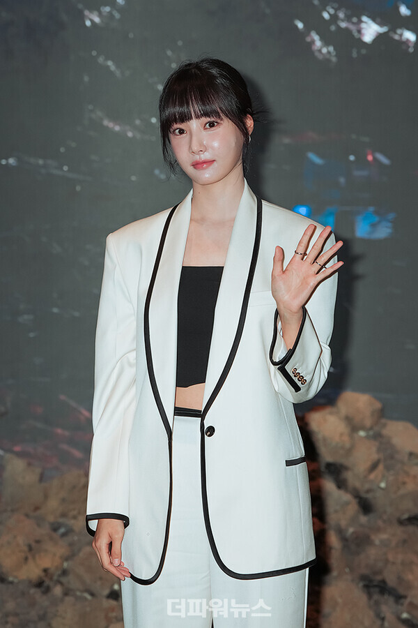 연우,포토월행사