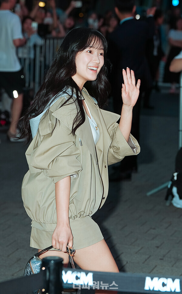 김헤윤,포토월행사