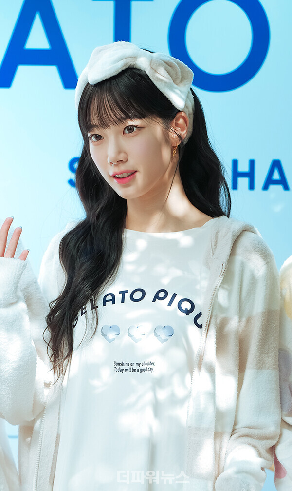 르세라핌카즈하,포토월행사