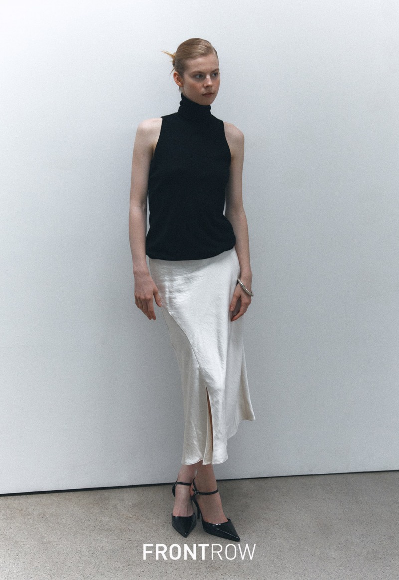 W컨셉, "가을 패션 트렌드는 ‘드뮤어룩’"