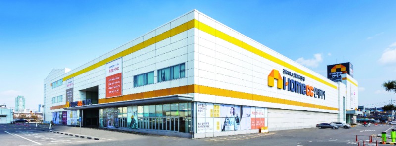 인천 최대 규모의 인테리어 전문매장 '홈씨씨 인테리어 인천점'.(사진=KCC글라스)