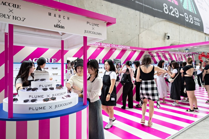 한국안광학산업진흥원 주최로 서울패션위크기간 동안 진행된 K-아이웨어 브랜드와 패션브랜드의 협업 이벤트 부스 전경.(사진= 한국안광학산업진흥원)