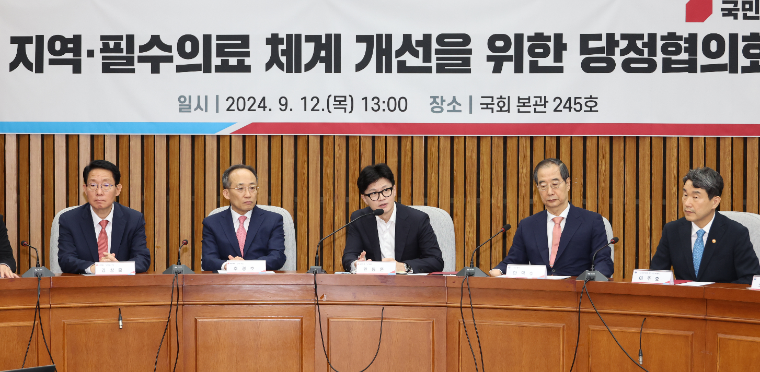 김상훈 (왼쪽) 정책위의장 (사진=연합뉴스)