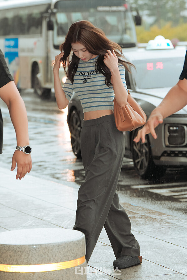 트와이스사나,김포국제공항출국