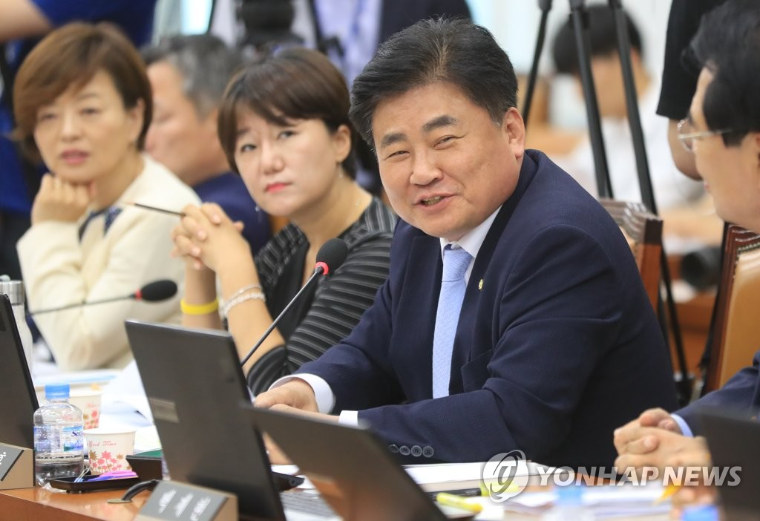 소병훈 (오른쪽) 국회의원 (사진=연합뉴스)