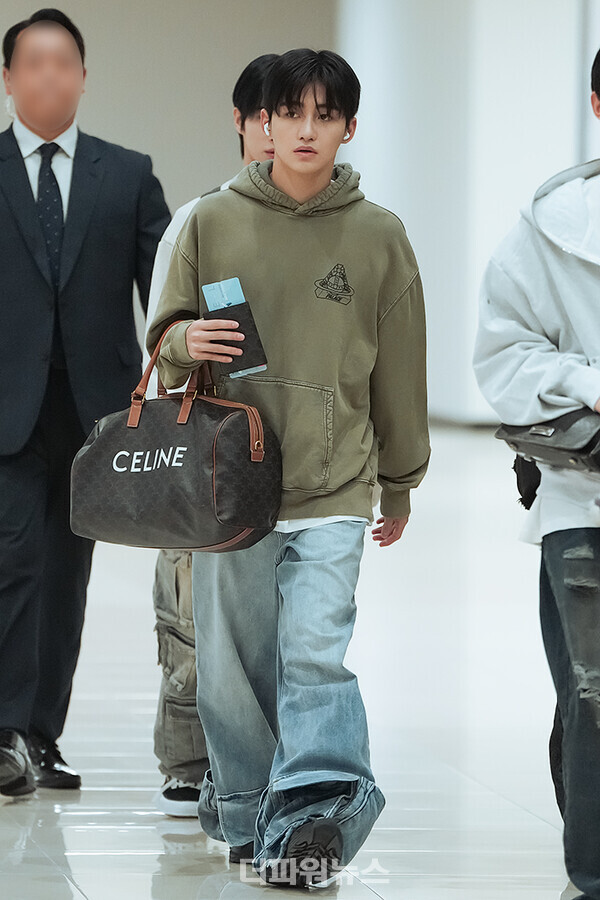 투어스지훈,김포국제공항출국