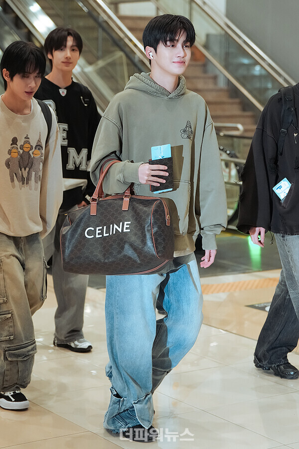 투어스지훈,김포국제공항출국