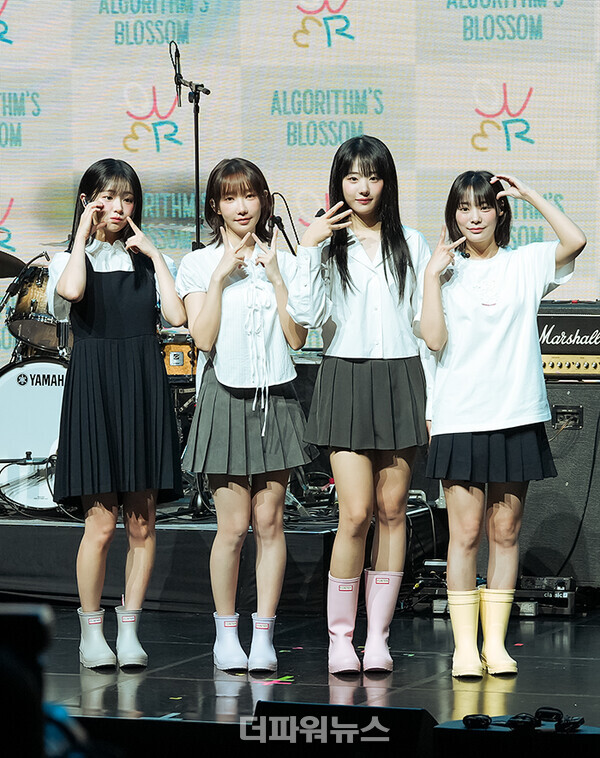 QWER,'알고리즘스블러썸(Algorithm'sBlossom)'발매기념쇼케이스