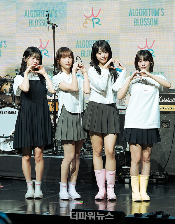 QWER,'알고리즘스블러썸(Algorithm'sBlossom)'발매기념쇼케이스