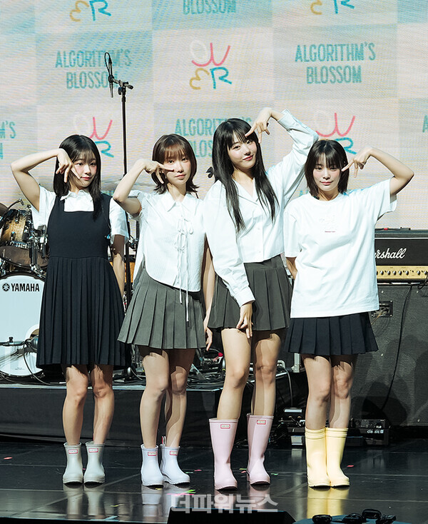 QWER,'알고리즘스블러썸(Algorithm'sBlossom)'발매기념쇼케이스