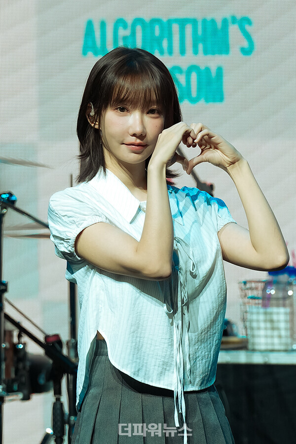 QWER마젠타,'알고리즘스블러썸(Algorithm'sBlossom)'발매기념쇼케이스