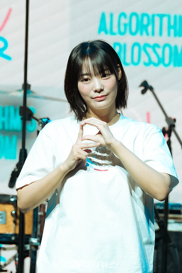 QWER시연,'알고리즘스블러썸(Algorithm'sBlossom)'발매기념쇼케이스