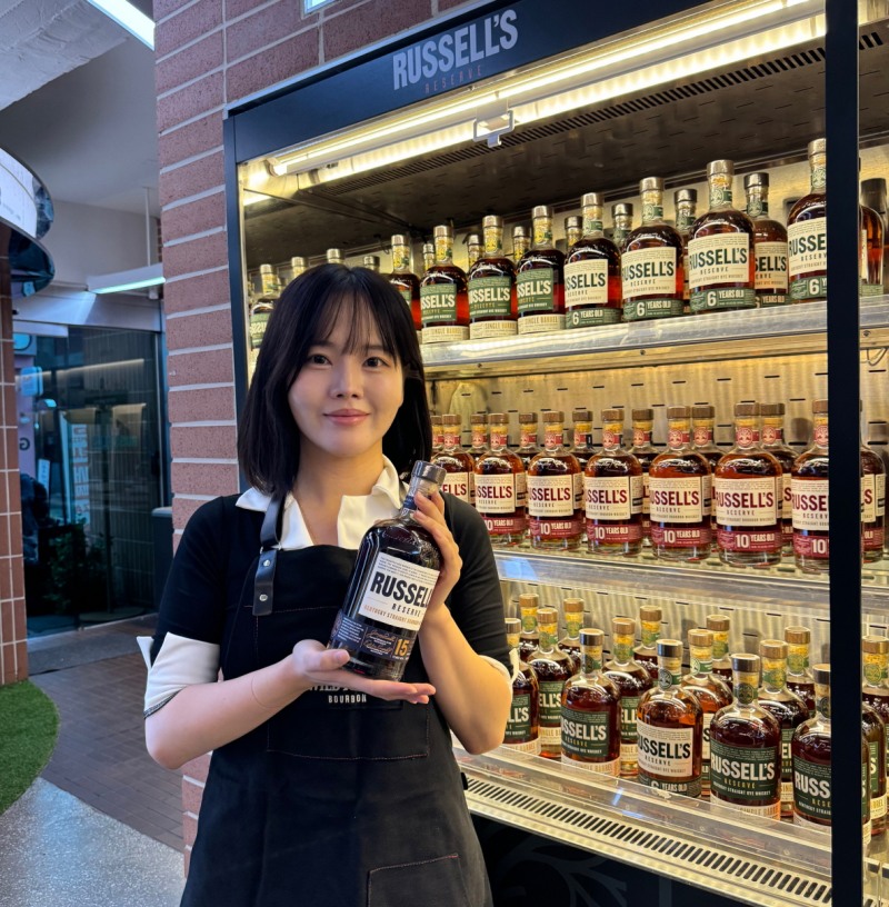 GS25, 도어투성수에 ‘러셀 리저브’ 팝업 연다