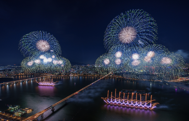 서울세계불꽃축제 2024 성료...김승연 회장 "더 많은 시민들이 희망 가질 수 있길"