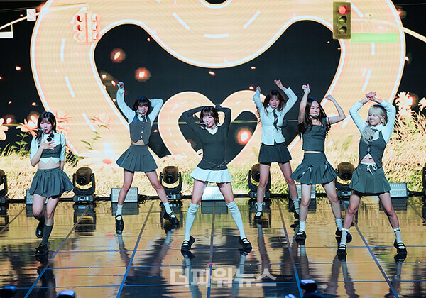 비웨이브,'BeyourWave'발매기념쇼케이스