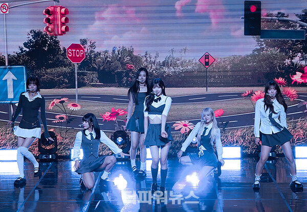 비웨이브,'BeyourWave'발매기념쇼케이스