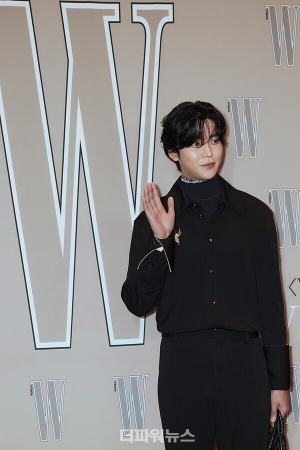 로운,WKorea자선행사