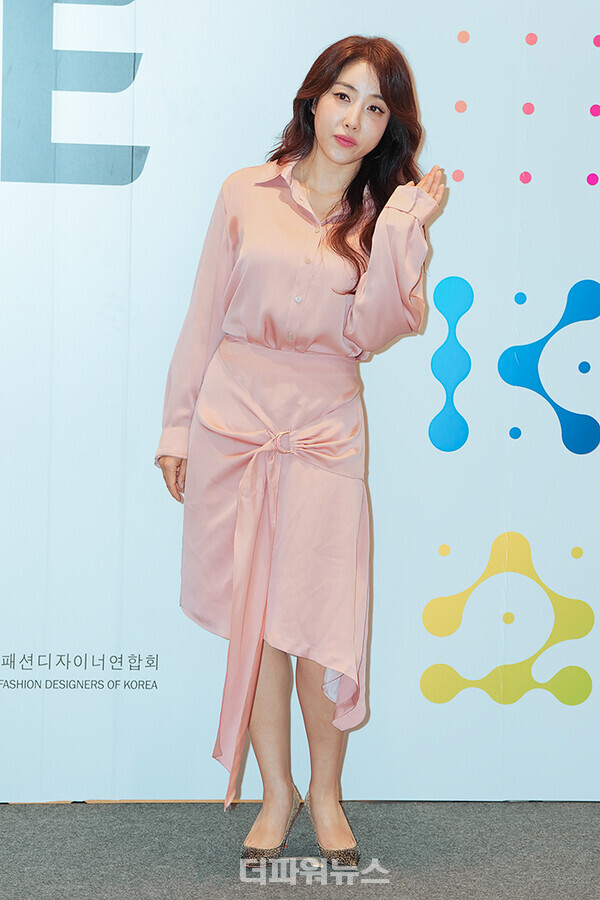 숙행,‘2025S/S패션코드(FashionKODE)’애플키튼패션쇼