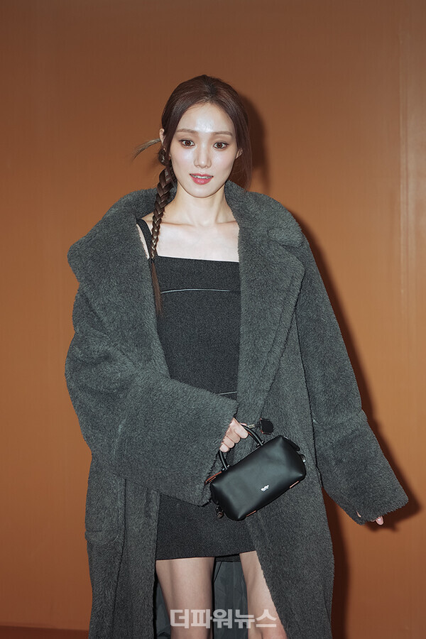 이성경,포토월행사