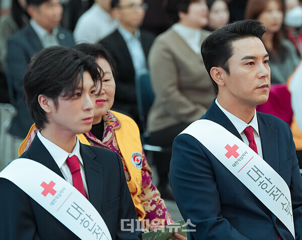 정동원-장민호,대한적십자사홍보대사위촉식