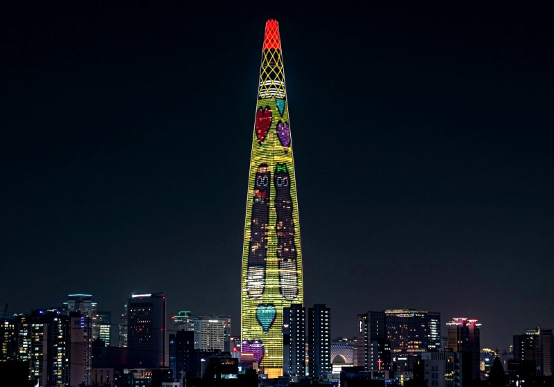 롯데웰푸드, 빼빼로데이 기념 미디어 파사드 진행