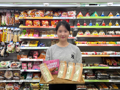 GS25-식약처,'아삭오이크림치즈샌드위치'와 '스리라차마요비프버거' 출시