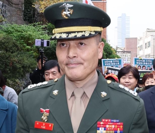 입술을 굳게 다물고 있는 박정훈 대령(사진출처 연합뉴스 재공)