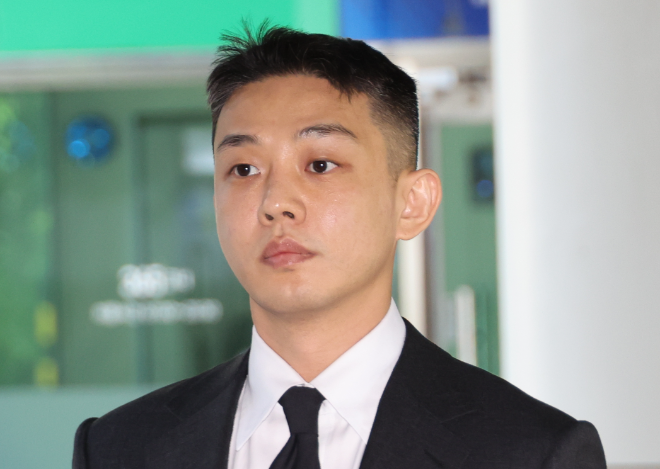 재판 출석하는 유아인.(사진=연합뉴스)