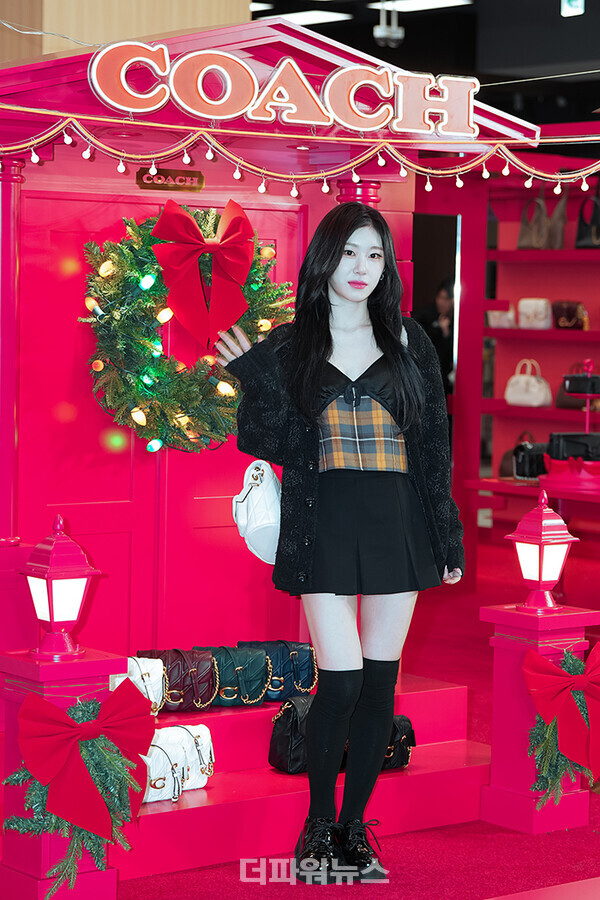 있지채령,포토월행사