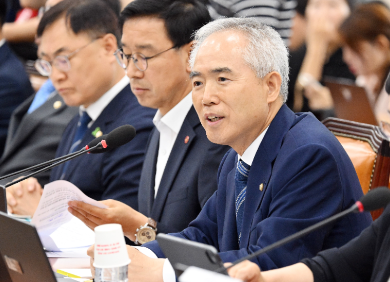 민주당 양부남 (오른쪽) 국회의원 (사진=의원실)