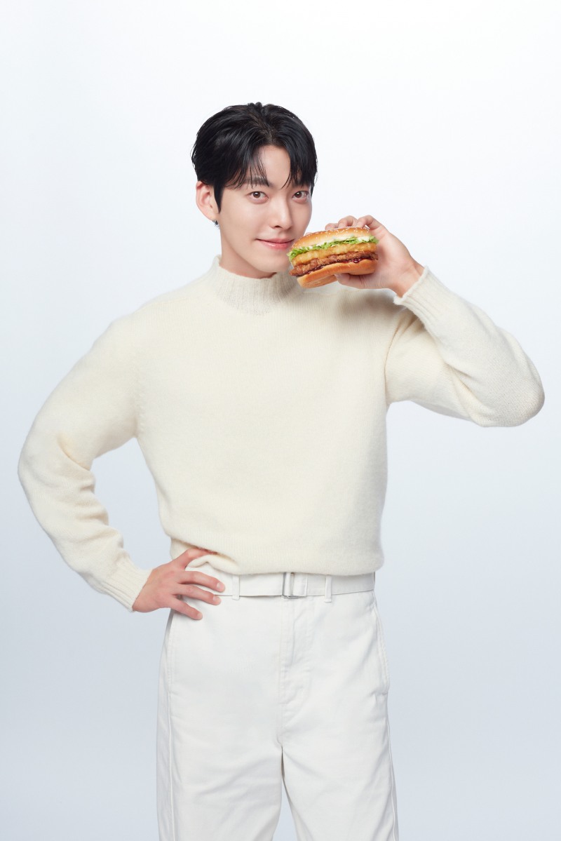 맥도날드, ‘행운버거’ 캠페인 모델에 배우 ‘김우빈’ 발탁