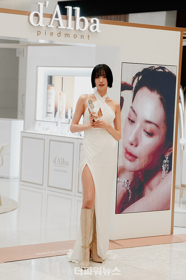 나나,포토월행사