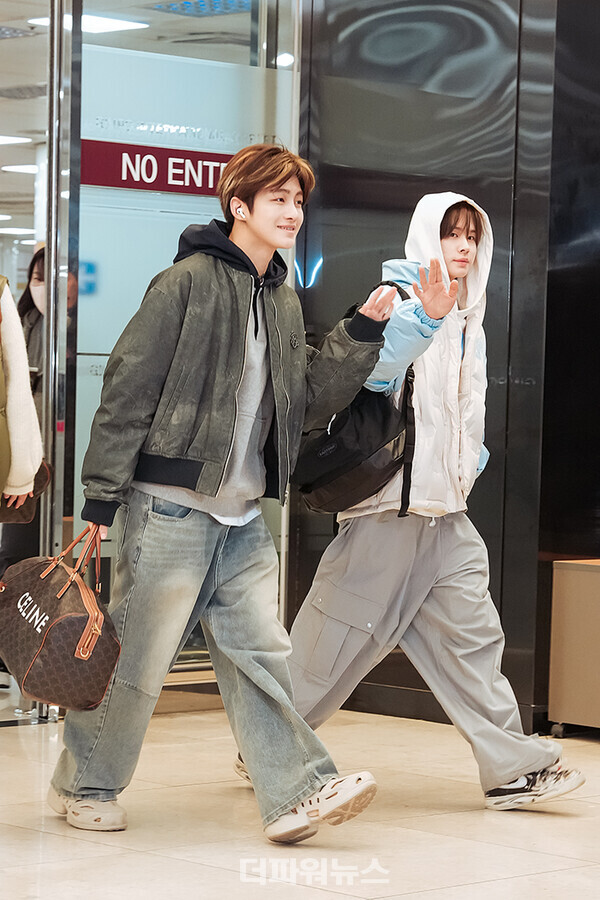 투어스지훈-경민,김포국제공항입국