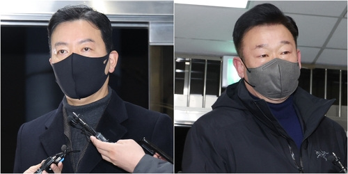 김성훈 경호처 차장(왼쪽)과 이광우 경호본부장(사진=연합뉴스)