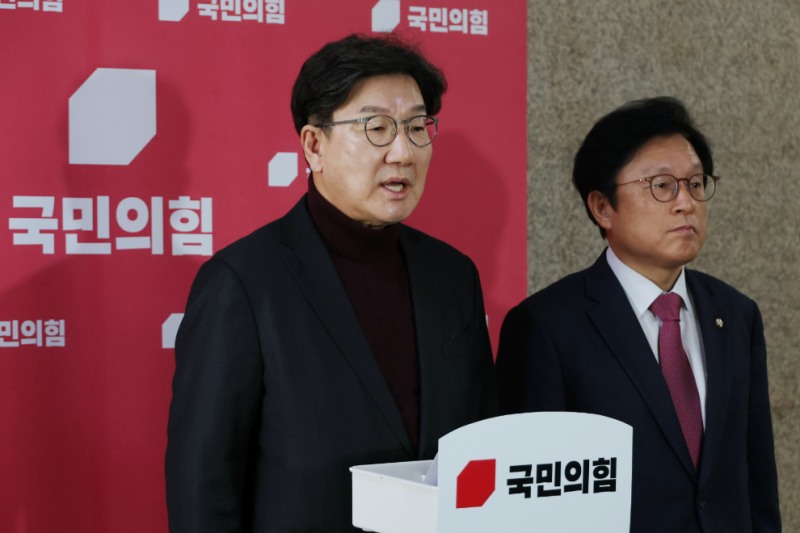 권성동 원내대표(사진=연합뉴스)