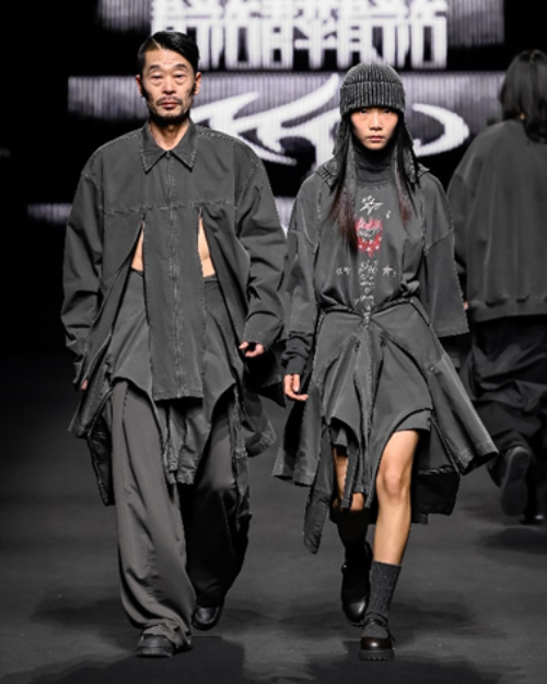 아조바이아조 서울패션위크 25F/W 컬렉션. (사진=포도컴)