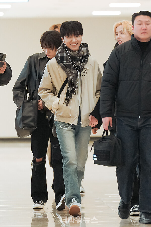 보이넥스트도어운학,김포국제공항출국