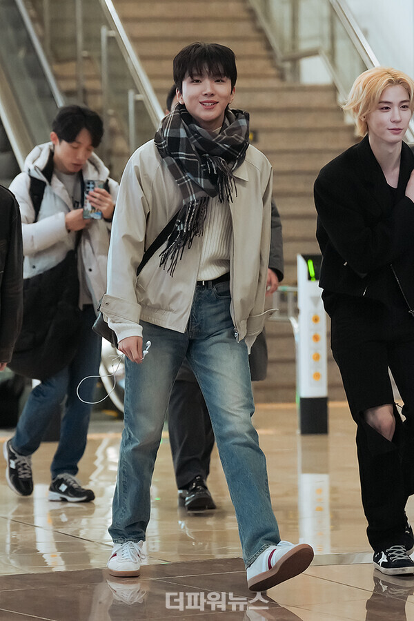 보이넥스트도어운학,김포국제공항출국