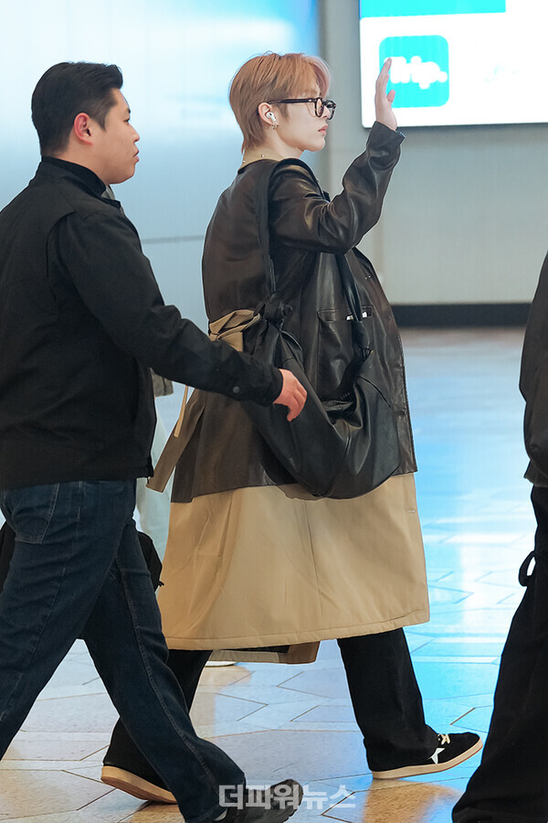 보이넥스트도어태산,김포국제공항출국