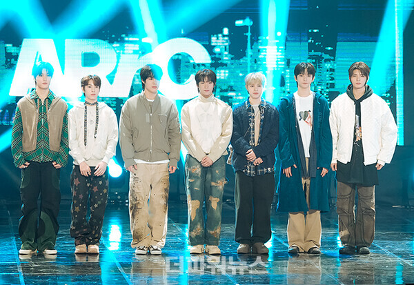 아크,미니2집'nukidz:outthebox’의쇼케이스