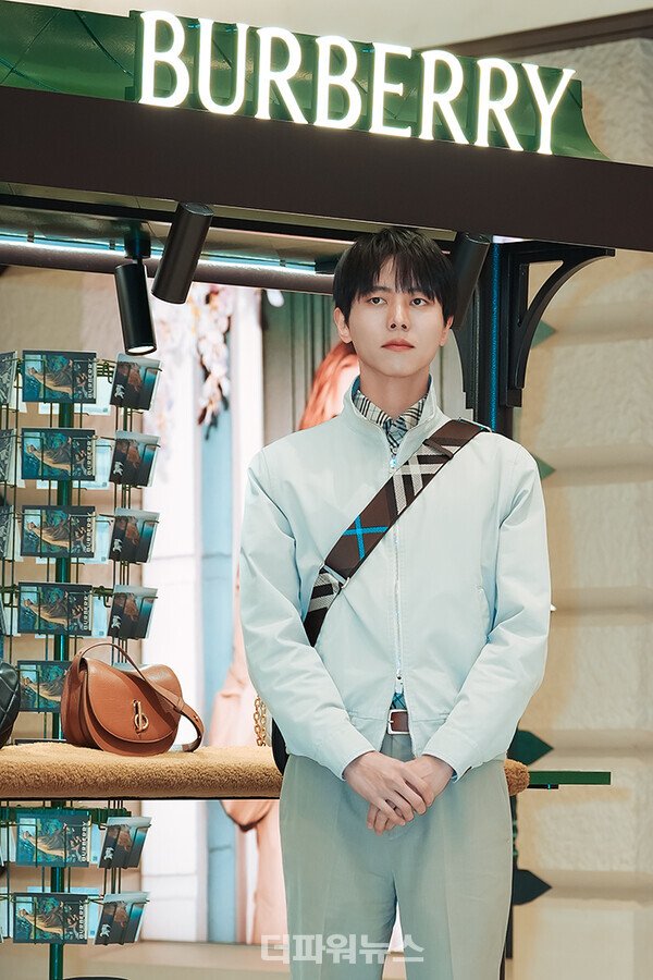 주우재,버버리트렌치팝업스토어오픈포토월