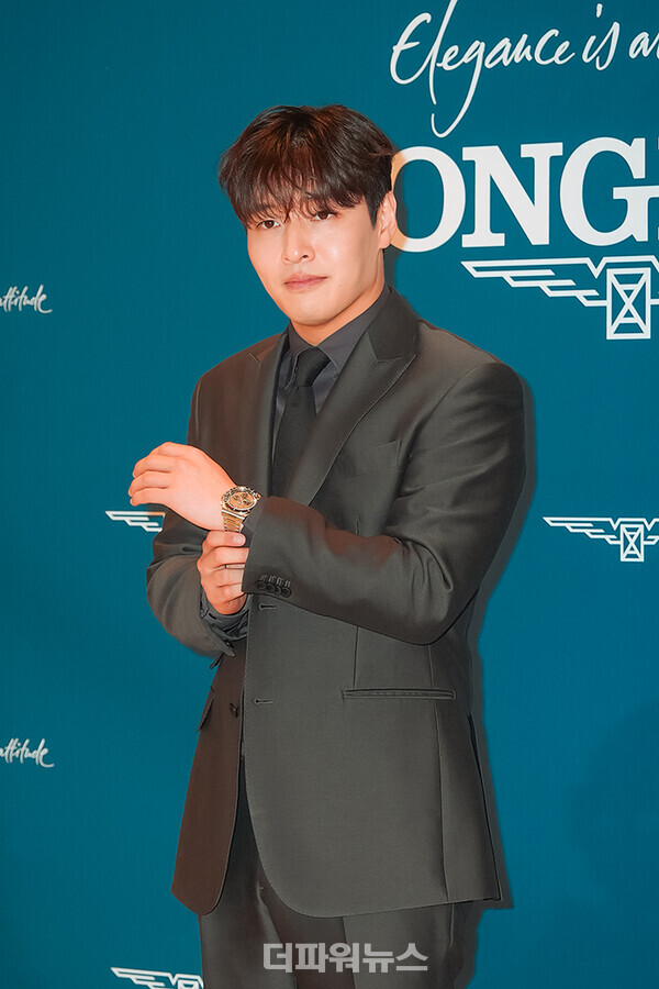 강하늘,론진현대백화점판교점리뉴얼오픈포토콜행사