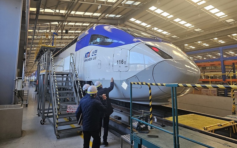 친환경페인트로 도장 된 KTX-산천의 외관.(사진=코레일)